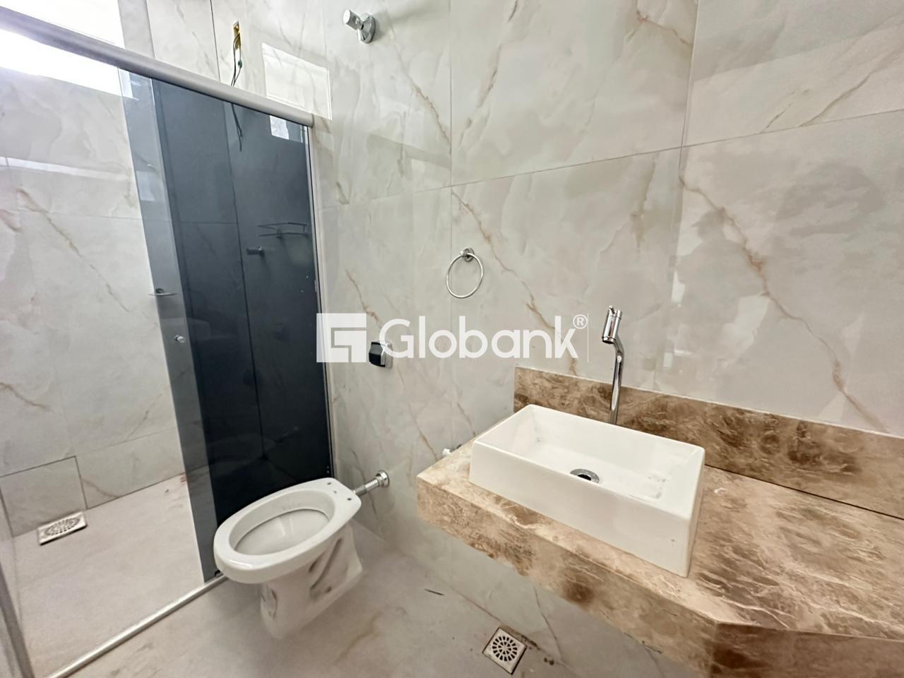 Casa 3 quartos para aluguel Santa Lúcia 250m² Montes Claros MG: Banheiro social 1