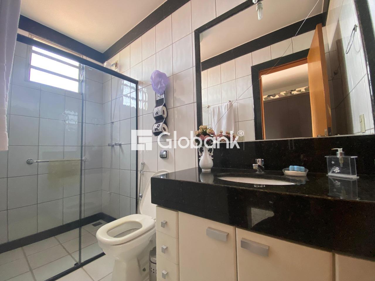 Casa 4 quartos à venda Cândida Câmara 300m² Montes Claros MG: 