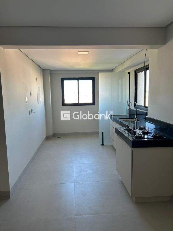 Apartamento 3 quartos para aluguel Centro 90m² Montes Claros MG: