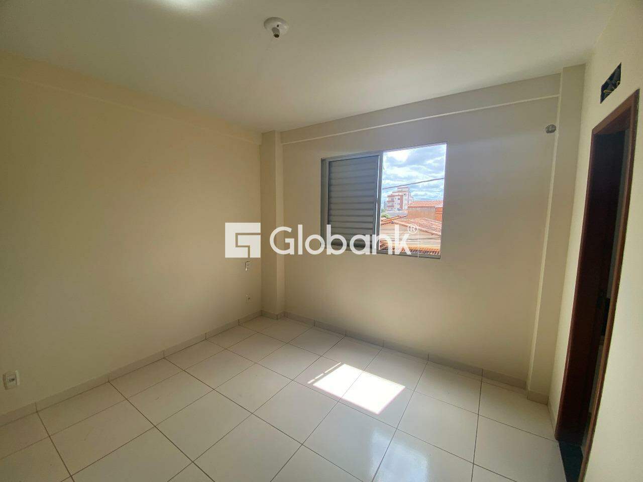 Apartamento 3 quartos para aluguel Cândida Câmara 120m² Montes Claros MG: 