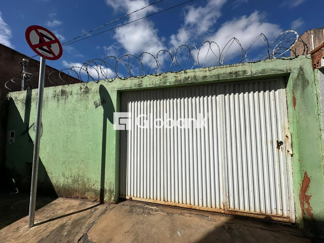 Casa 2 quartos para aluguel Vila Atlântida 70m² Montes Claros MG: Fachada