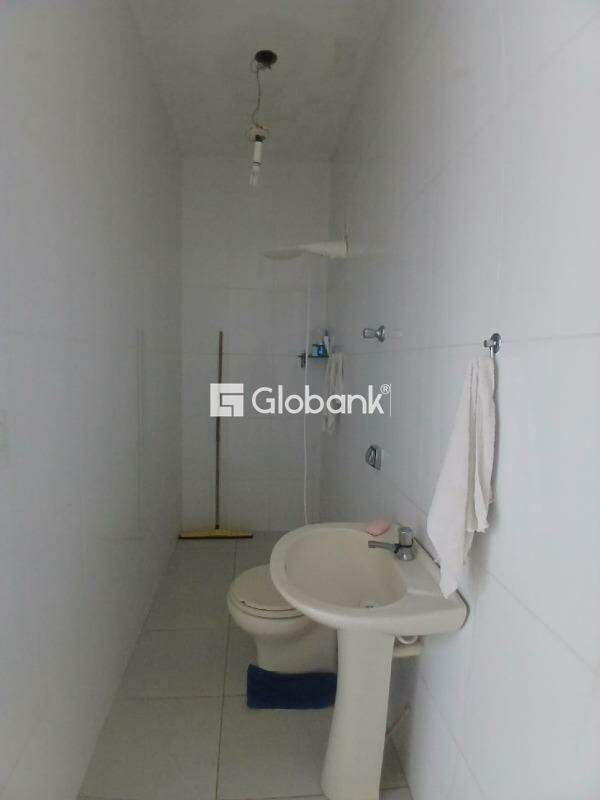 Casa 5 quartos à venda Morada do Parque 170m² Montes Claros MG: