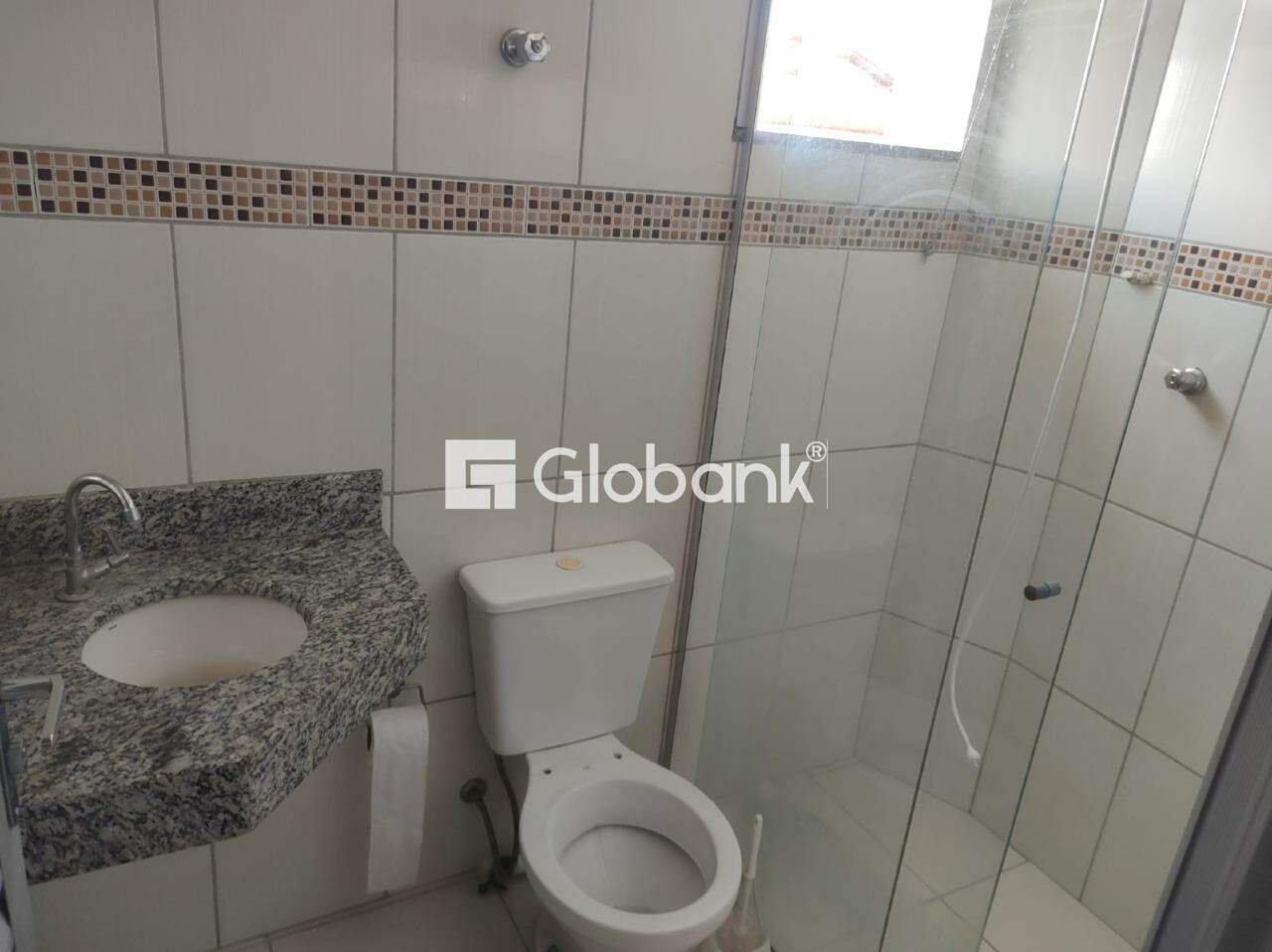 Apartamento 2 quartos para aluguel Santa Rita I 60m² Montes Claros MG: Banheiro