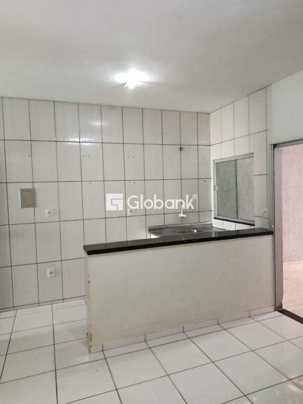 Casa 3 quartos à venda Independência 60m² Montes Claros MG: 