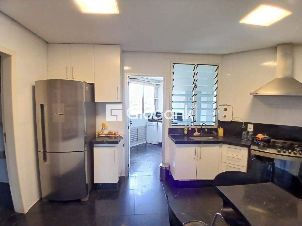 Apartamento 3 quartos para aluguel Ibituruna 140m² Montes Claros MG: 