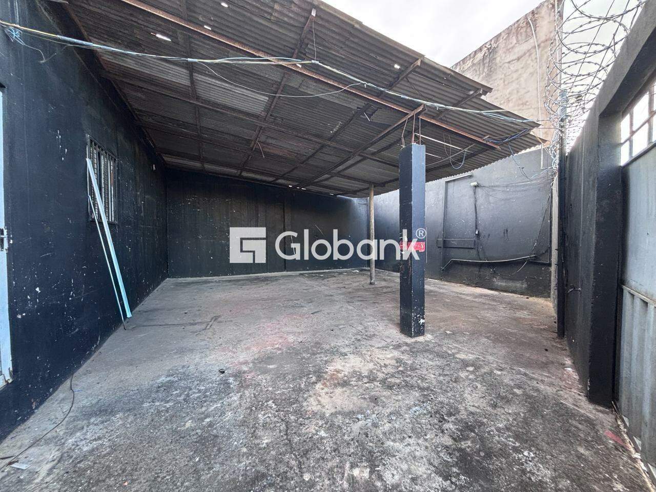 Galpão para aluguel Maracanã 80m² Montes Claros MG: Área interna
