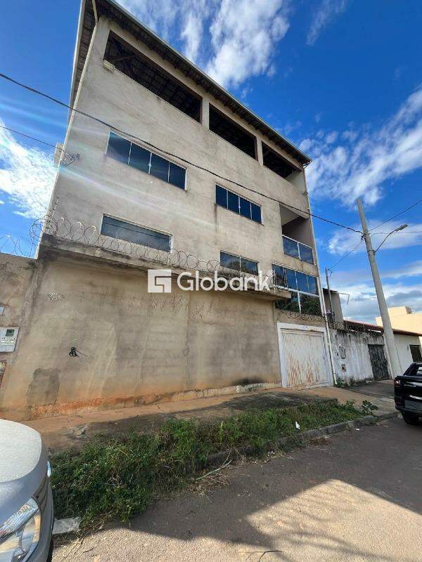 Casa comercial 3 quartos à venda Jardim Brasil 500m² Montes Claros MG: 