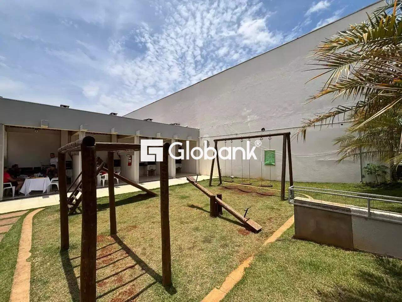 Apartamento 3 quartos para aluguel Planalto 85m² Montes Claros MG: Playground