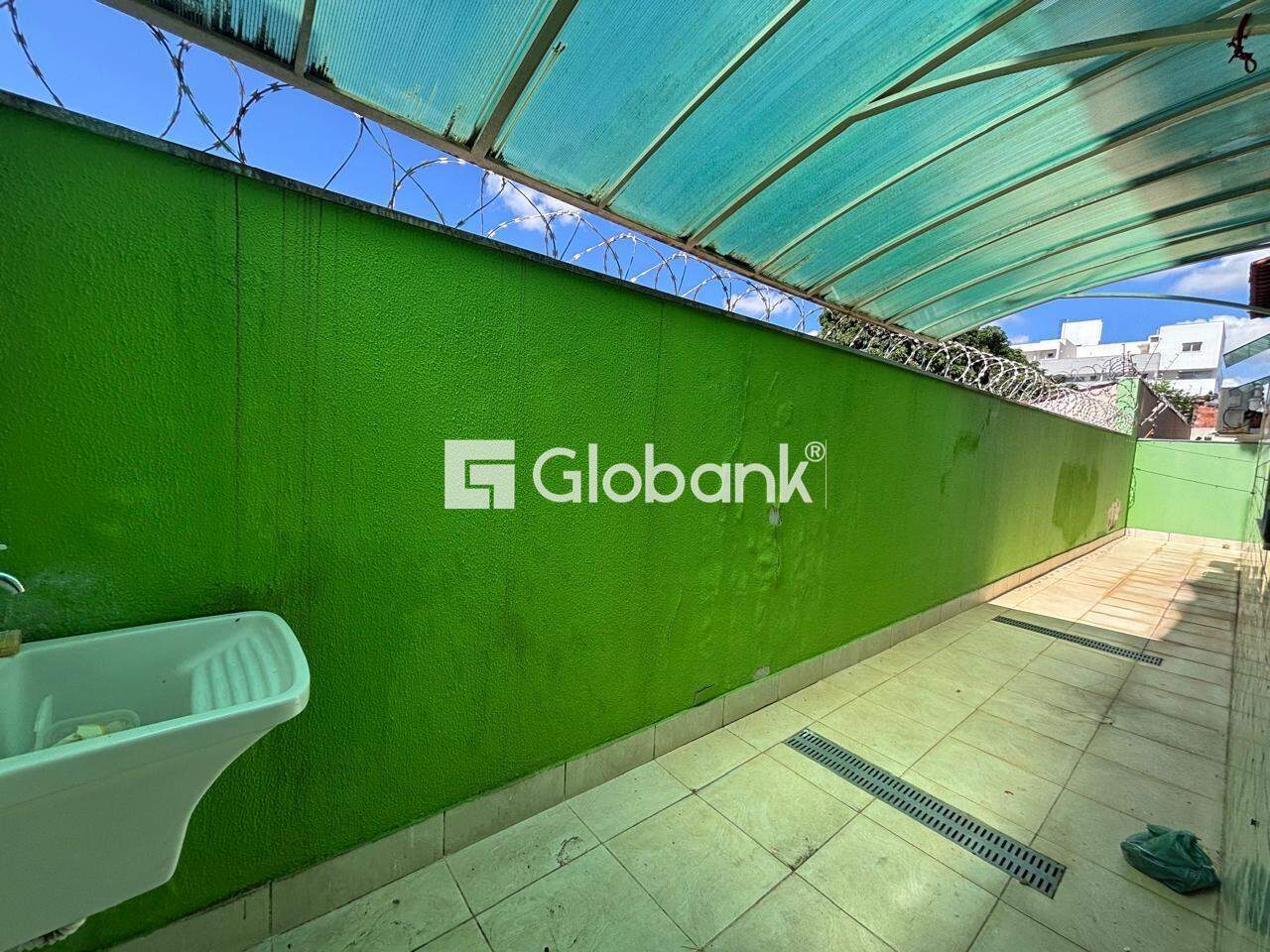 Apartamento 2 quartos para aluguel Todos os Santos 60m² Montes Claros MG: Área de serviço