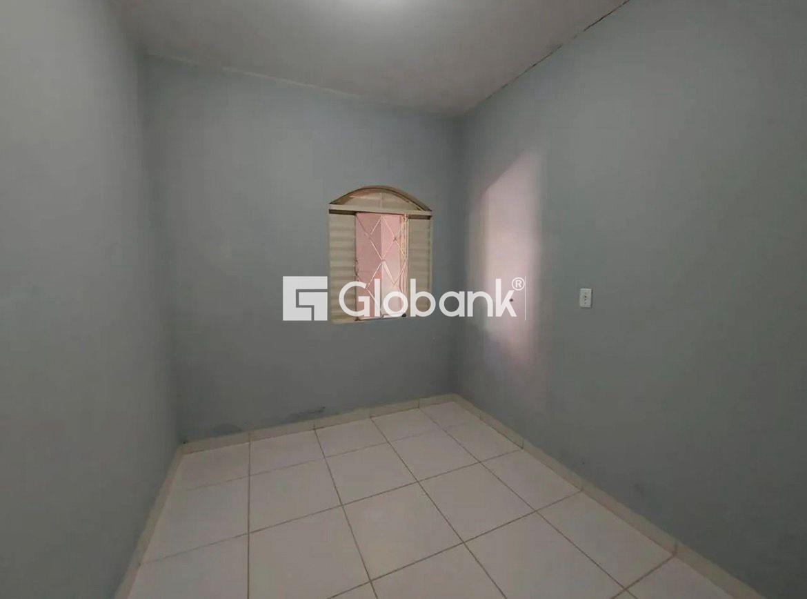 Casa 2 quartos para aluguel Vila Oliveira 65m² Montes Claros MG: 