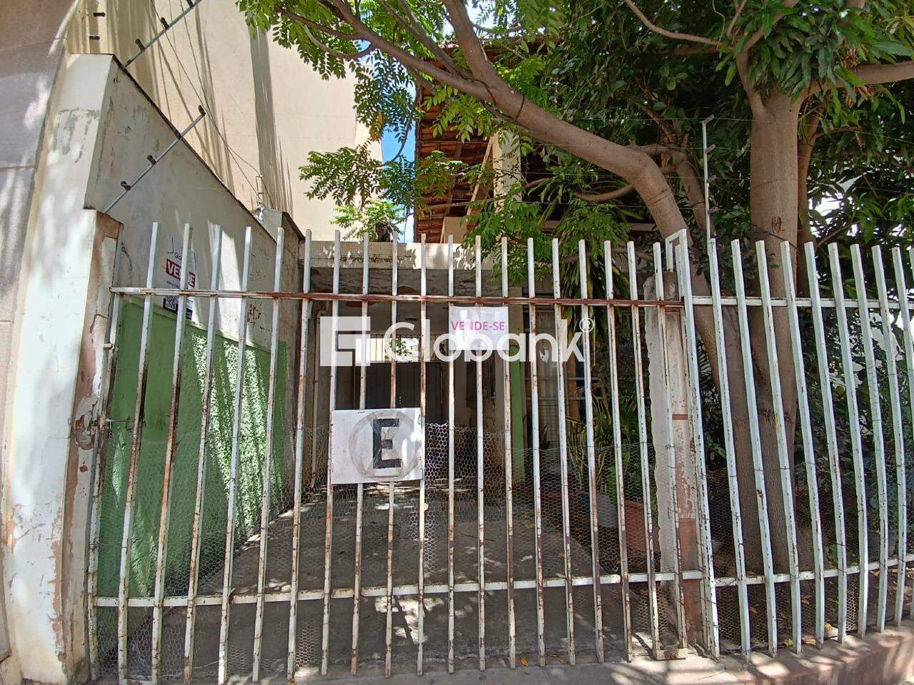 Terreno à venda Centro 342m² Montes Claros MG: 