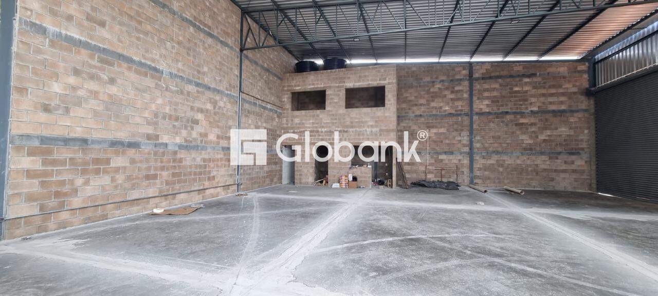 Galpão para aluguel São Judas Tadeu 405m² Montes Claros MG: 