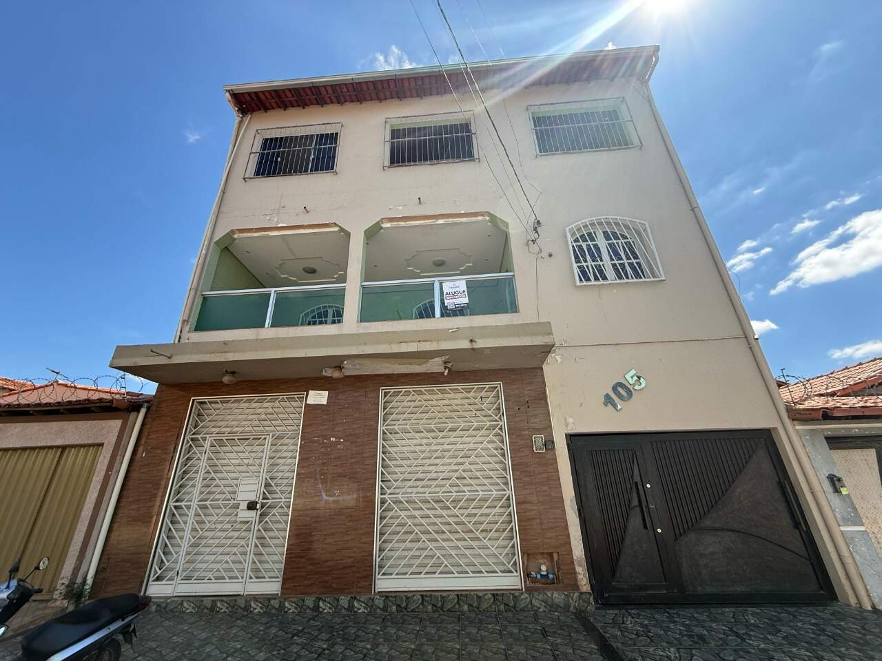 Kitnet 1 quarto para aluguel Monte Carmelo 110m² Montes Claros MG: Fachada