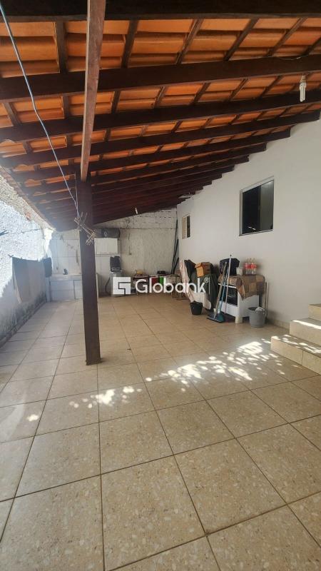 Casa 3 quartos à venda Lourdes 140m² Montes Claros MG: 