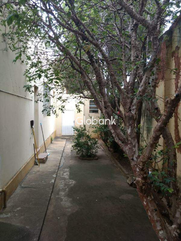 Casa 4 quartos à venda Centro 360m² Montes Claros MG: 