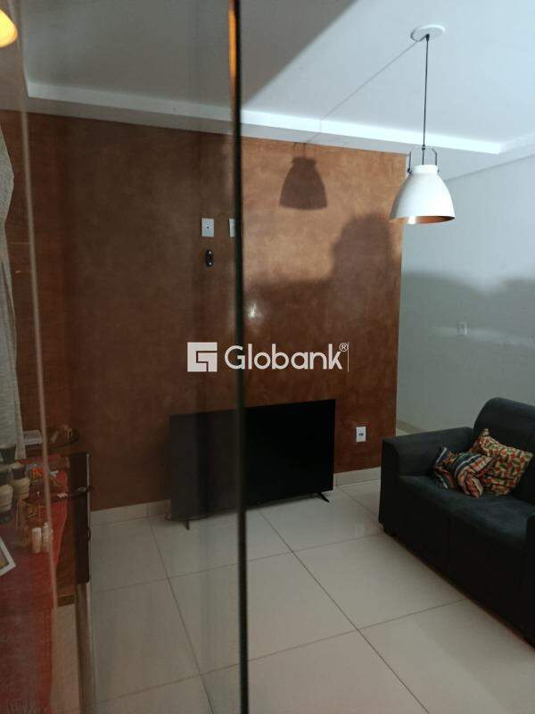 Casa 3 quartos à venda Independência 87m² Montes Claros MG: 