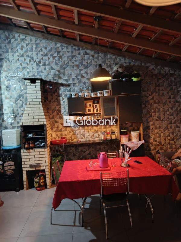 Casa 3 quartos à venda Independência 87m² Montes Claros MG: 