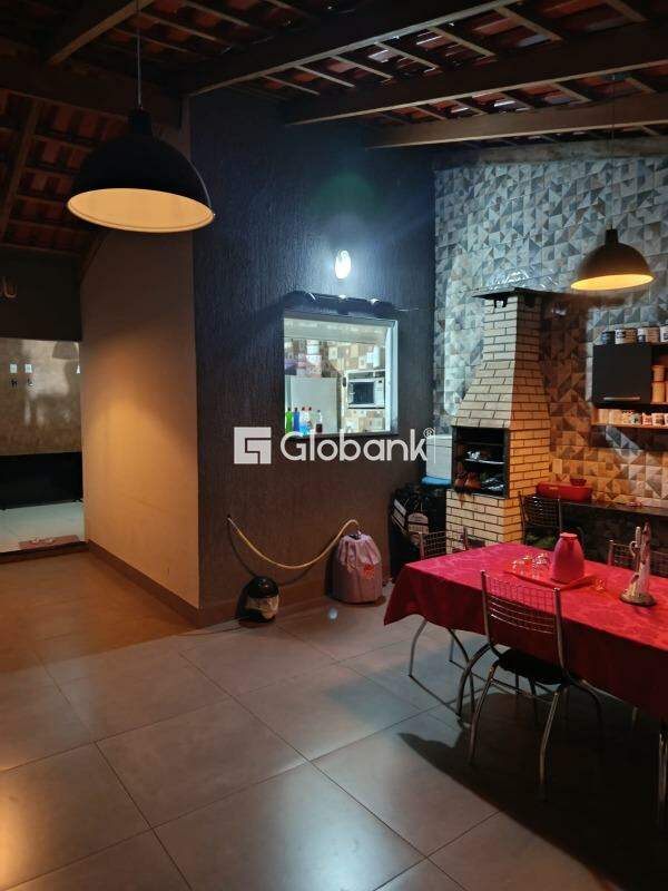 Casa 3 quartos à venda Independência 87m² Montes Claros MG: 