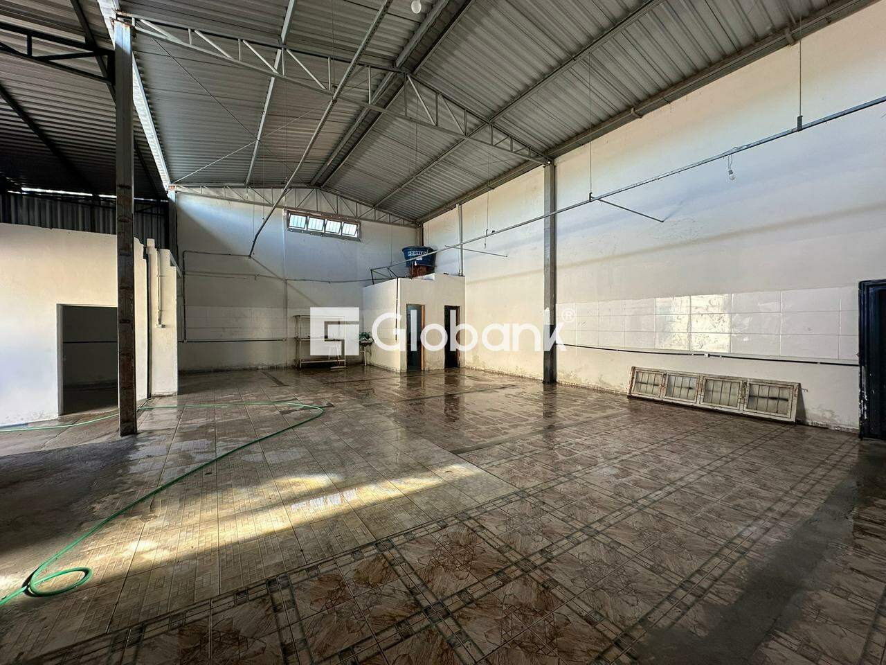 Galpão para aluguel Vera Cruz 190m² Montes Claros MG: 