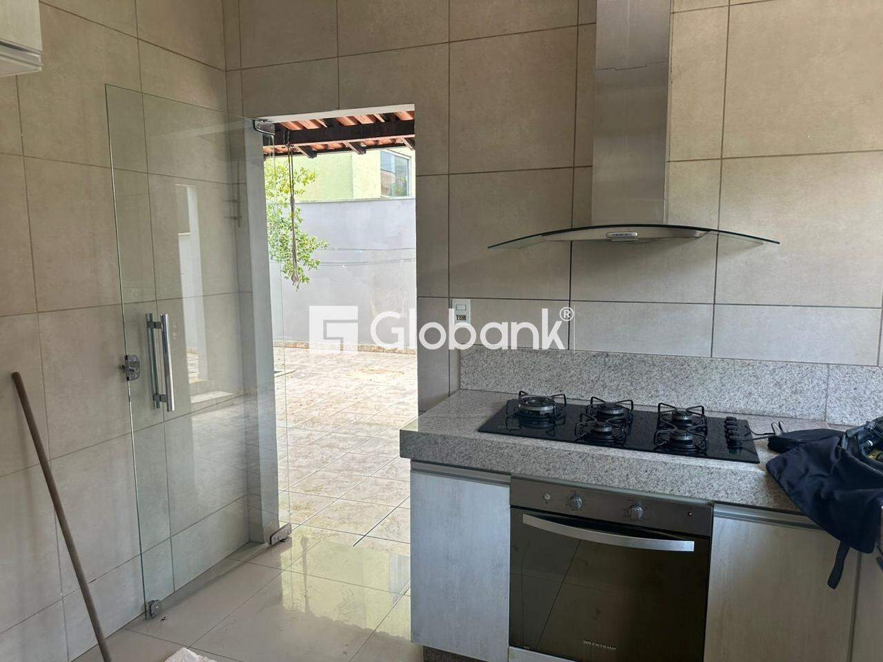 Casa 6 quartos para aluguel Monte Carmelo 320m² Montes Claros MG: 