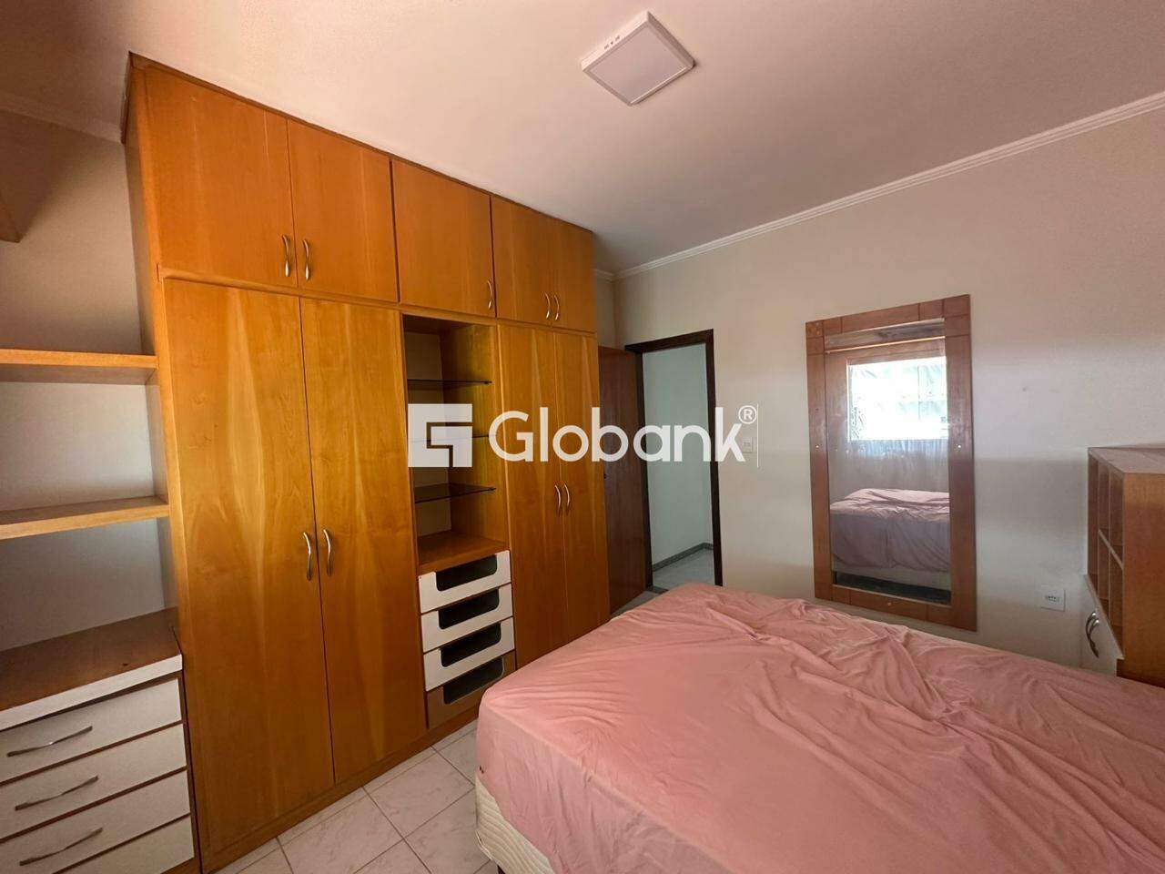 Casa 6 quartos para aluguel Monte Carmelo 320m² Montes Claros MG: 