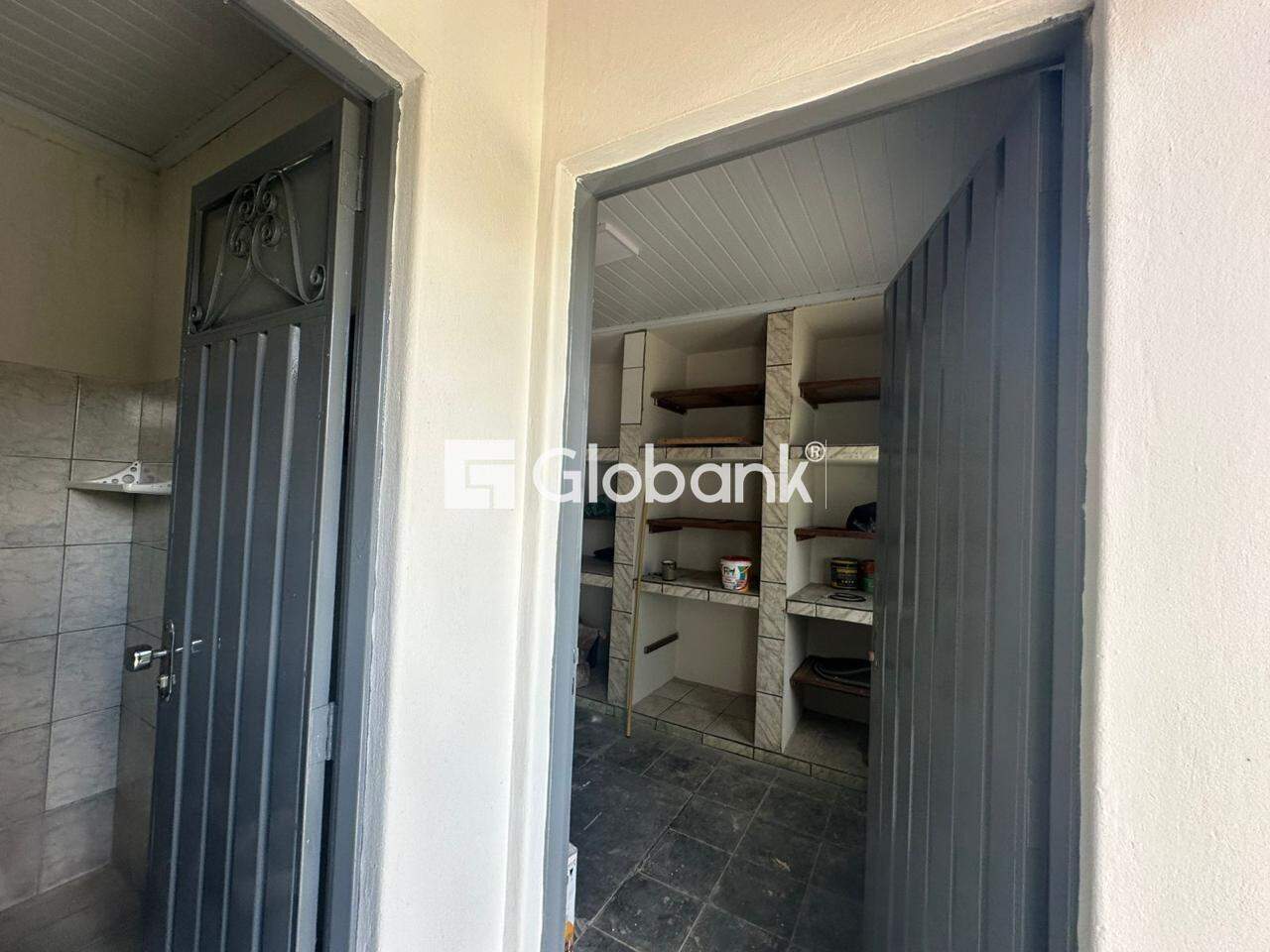 Casa 6 quartos para aluguel Monte Carmelo 320m² Montes Claros MG: 