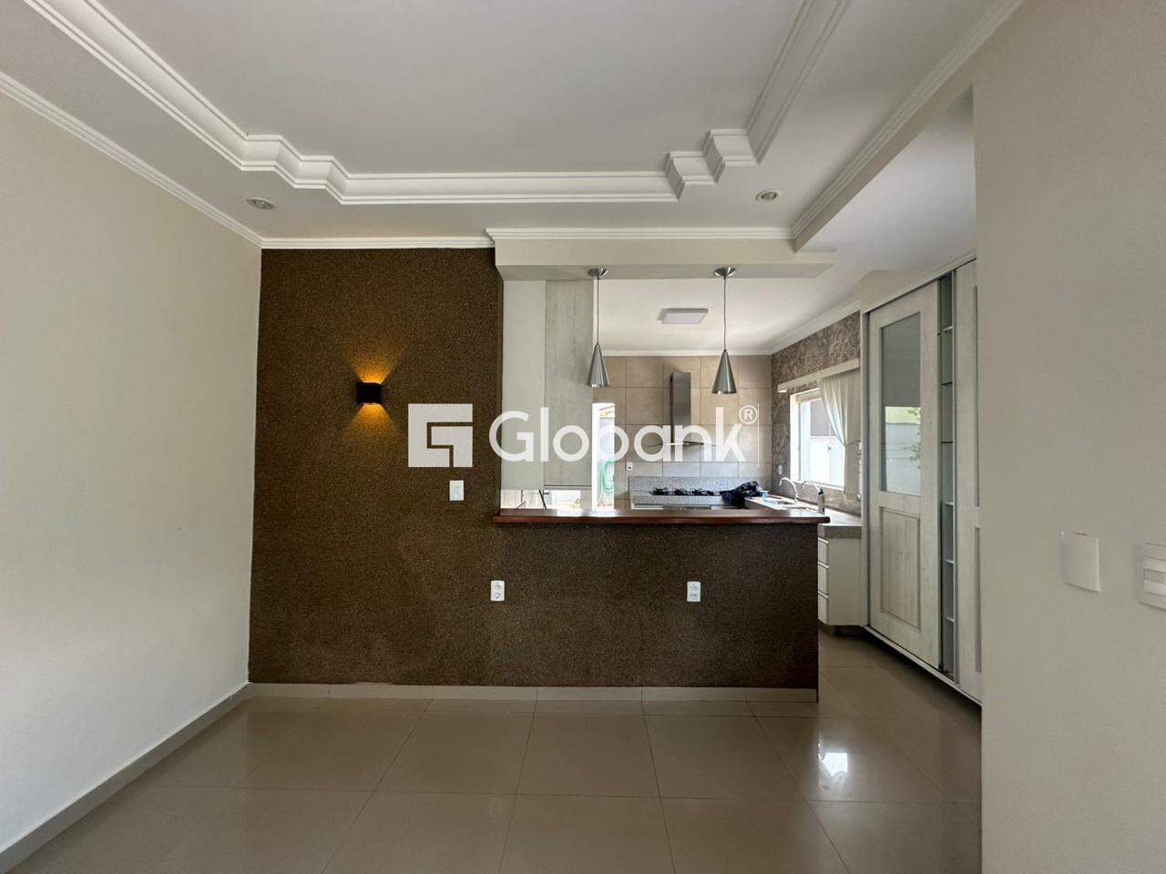 Casa 6 quartos para aluguel Monte Carmelo 320m² Montes Claros MG: 