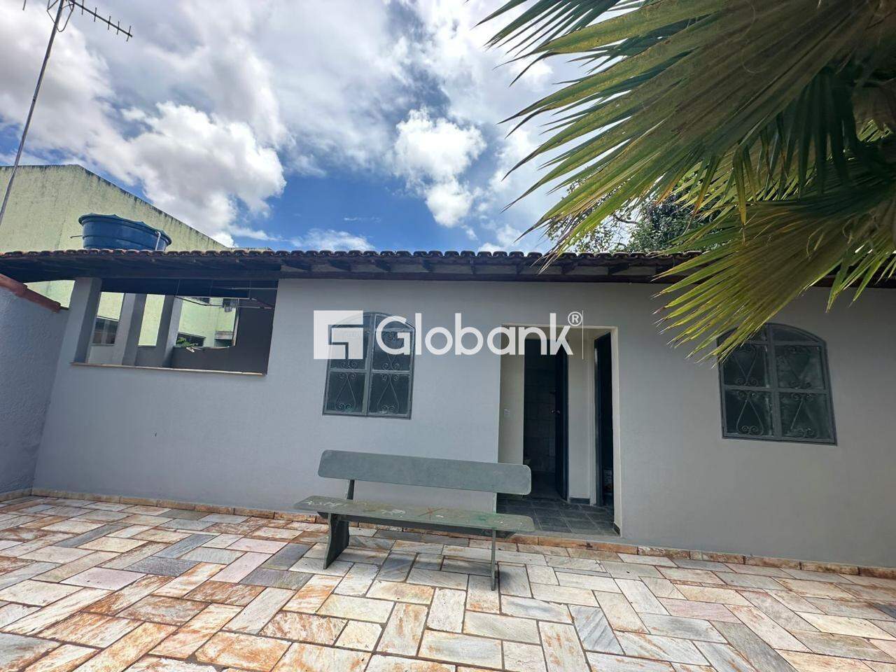 Casa 6 quartos para aluguel Monte Carmelo 320m² Montes Claros MG: 