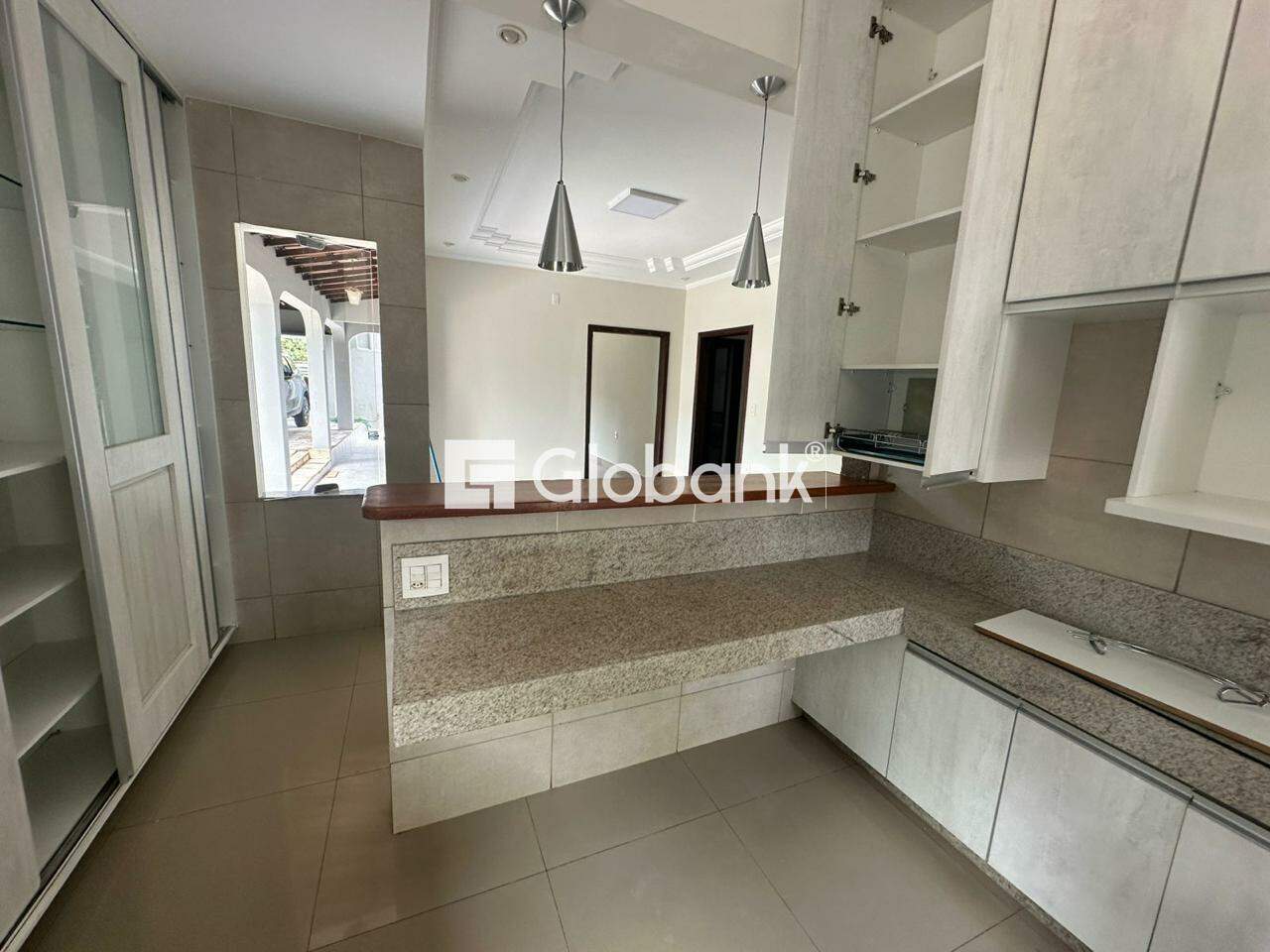 Casa 6 quartos para aluguel Monte Carmelo 320m² Montes Claros MG: 