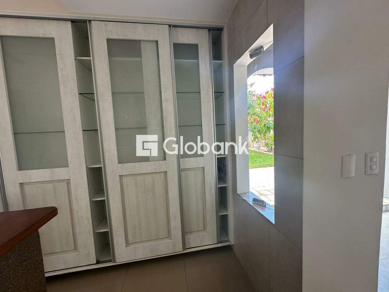 Casa 6 quartos para aluguel Monte Carmelo 320m² Montes Claros MG: 