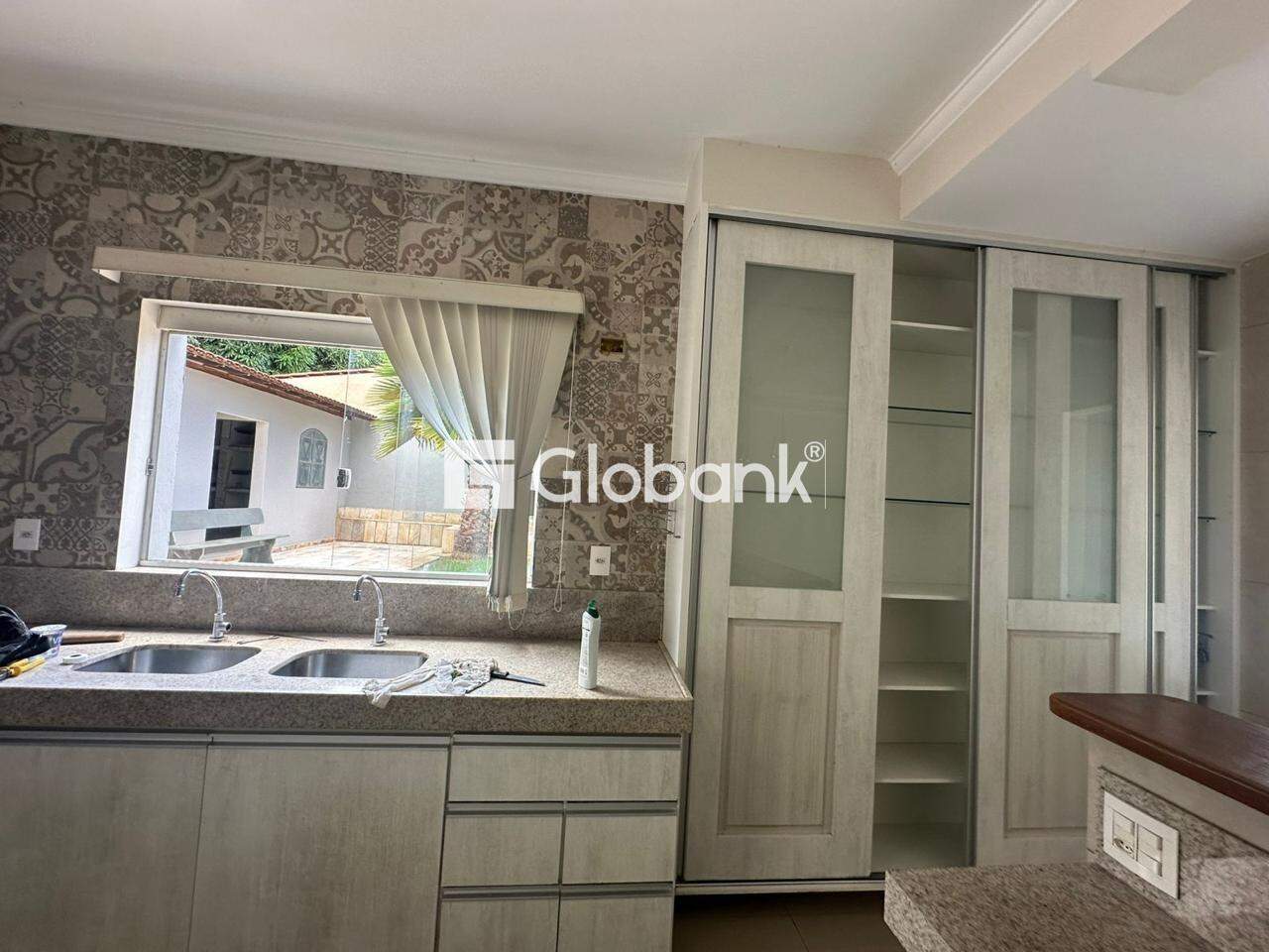 Casa 6 quartos para aluguel Monte Carmelo 320m² Montes Claros MG: 