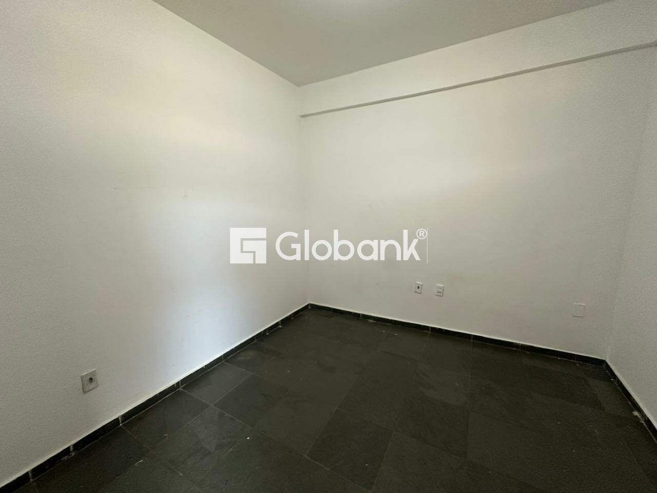 Casa 2 quartos para aluguel Morrinhos 30m² Montes Claros MG: 
