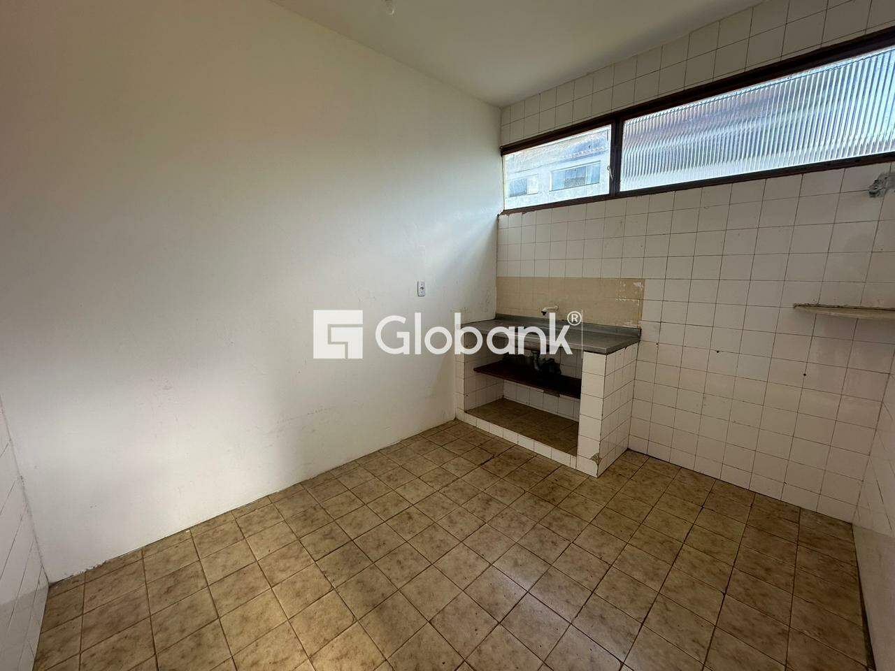 Casa 2 quartos para aluguel Morrinhos 30m² Montes Claros MG: 