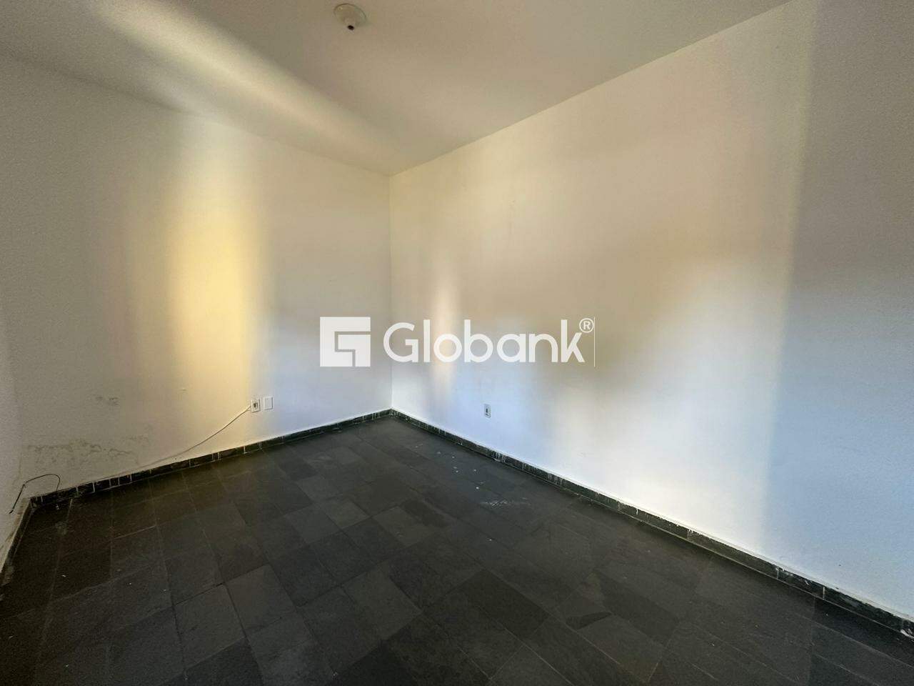 Casa 2 quartos para aluguel Morrinhos 30m² Montes Claros MG: 