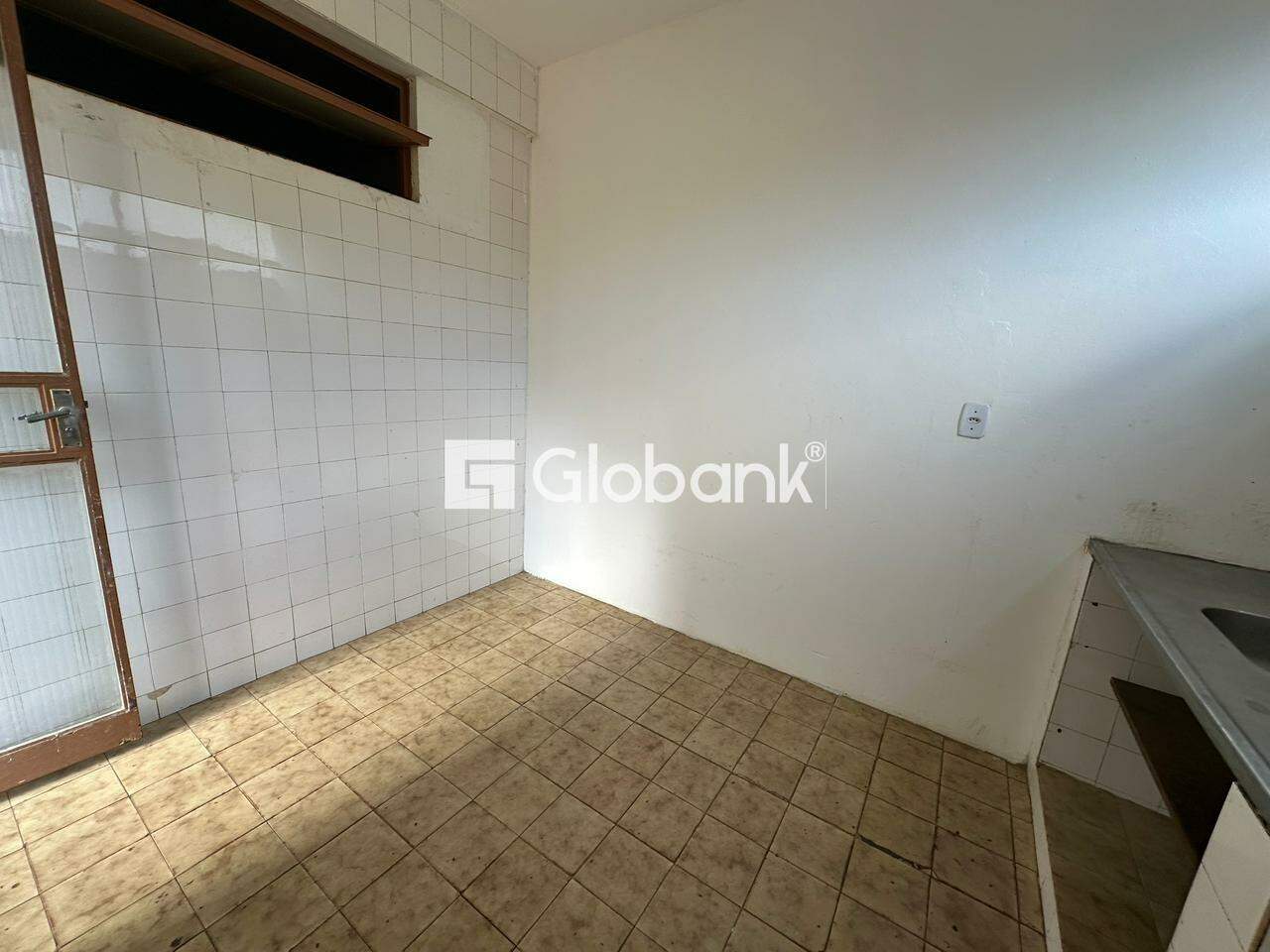 Casa 2 quartos para aluguel Morrinhos 30m² Montes Claros MG: 