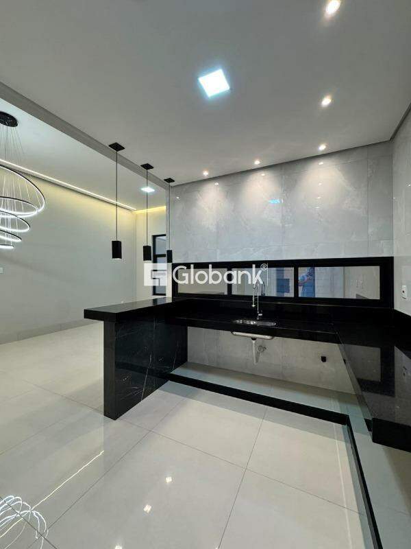 Casa 3 quartos à venda Delfino Magalhães 110m² Montes Claros MG: 