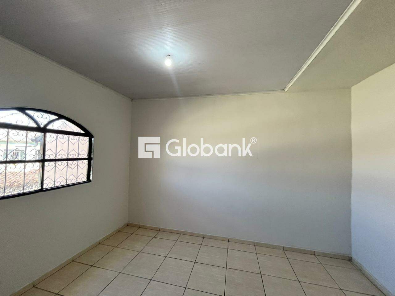 Apartamento 2 quartos para aluguel Morrinhos 45m² Montes Claros MG: 