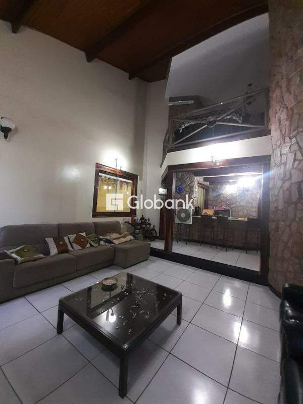Casa 6 quartos para aluguel Vila Brasília 354m² Montes Claros MG: