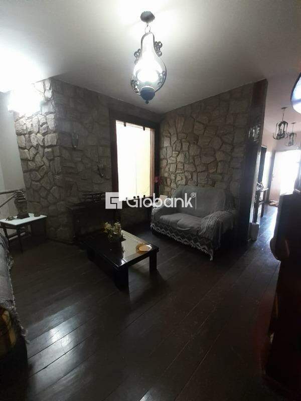 Casa 6 quartos para aluguel Vila Brasília 354m² Montes Claros MG: