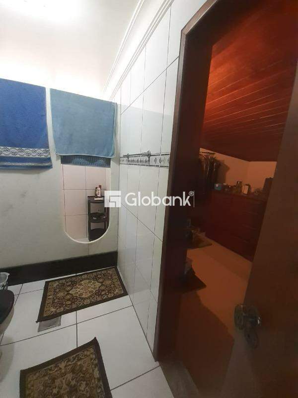 Casa 6 quartos para aluguel Vila Brasília 354m² Montes Claros MG: