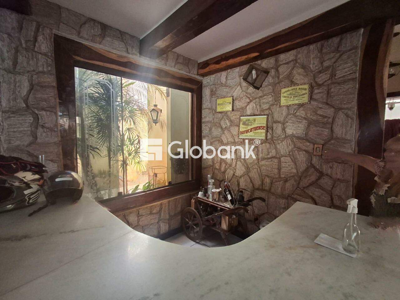 Casa 6 quartos para aluguel Vila Brasília 354m² Montes Claros MG: 