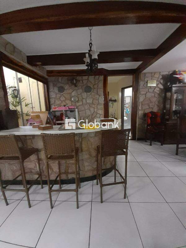 Casa 6 quartos para aluguel Vila Brasília 354m² Montes Claros MG:
