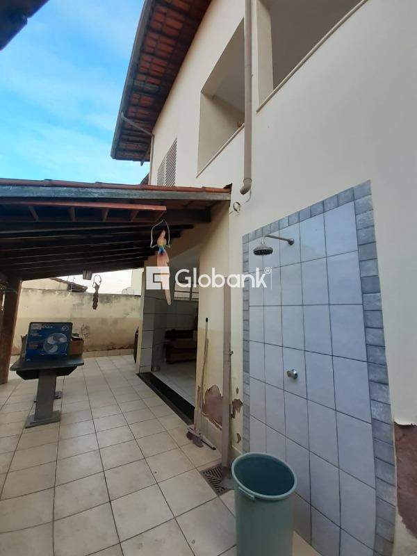 Casa 6 quartos para aluguel Vila Brasília 354m² Montes Claros MG: