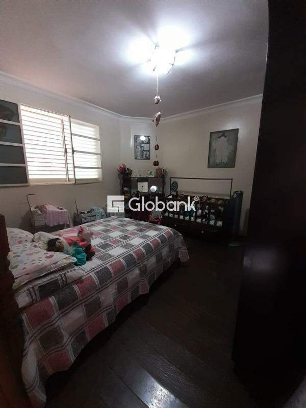 Casa 6 quartos para aluguel Vila Brasília 354m² Montes Claros MG: