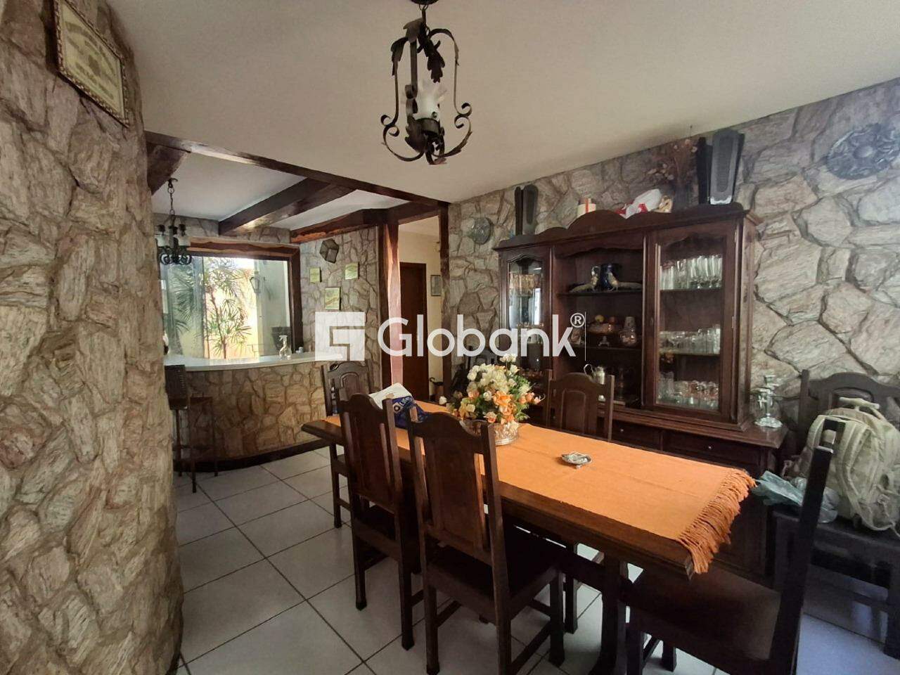 Casa 6 quartos para aluguel Vila Brasília 354m² Montes Claros MG: 