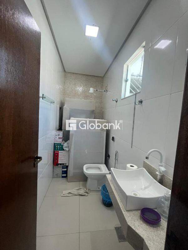 Casa 3 quartos à venda Vila Telma 200m² Montes Claros MG: