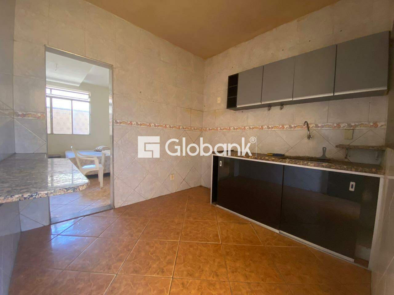 Casa 3 quartos para aluguel Funcionários 100m² Montes Claros MG: 