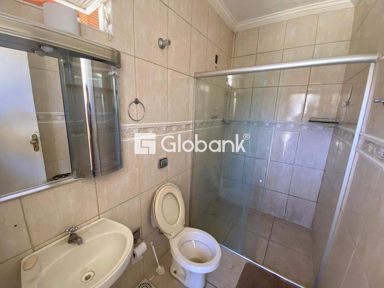 Casa 3 quartos para aluguel Funcionários 100m² Montes Claros MG: 