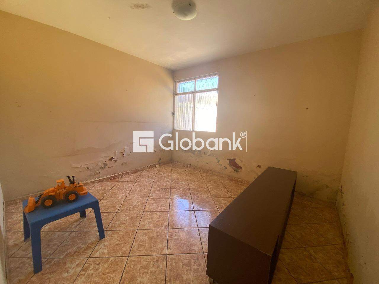 Casa 3 quartos para aluguel Funcionários 100m² Montes Claros MG: 