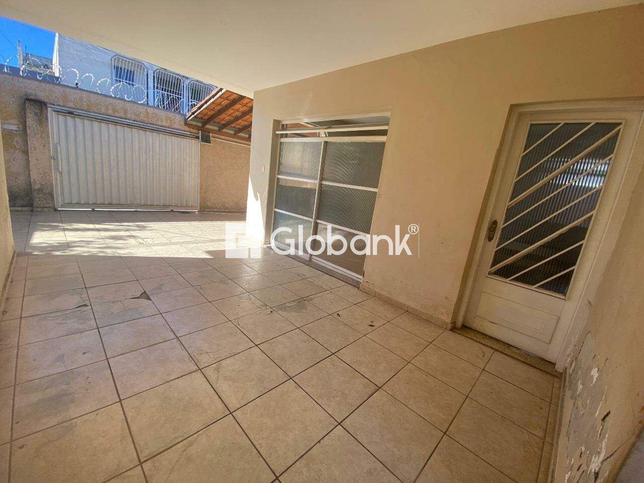 Casa 3 quartos para aluguel Funcionários 100m² Montes Claros MG: 